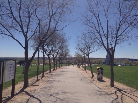 Parque Juan Carlos I by null