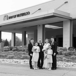 The Inn of Waterloo - Wedding party outside the hotel