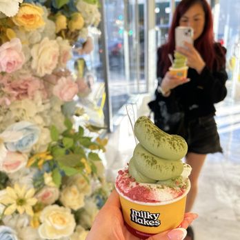 Milky Flakes - Half half of the soft serves- matcha and Hokkaido milk - Ice Cream & Frozen Yogurt Near Me - Walnut Creek, California Milky Flakes - Half half of the soft serves- matcha and Hokkaido milk - Ice Cream & Frozen Yogurt Near Me - Walnut Creek, California
