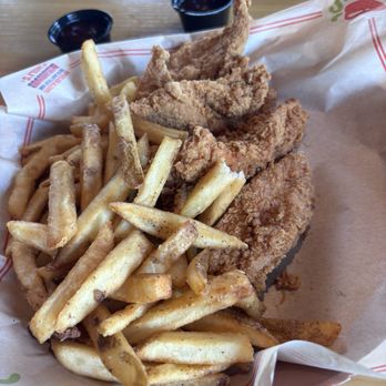 Chili's - Crispy Chicken Crispers Combo - American Near Me - West Mifflin, Pennsylvania Chili's - Crispy Chicken Crispers Combo - American Near Me - West Mifflin, Pennsylvania