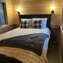 Treehouse Grove - Main bedroom