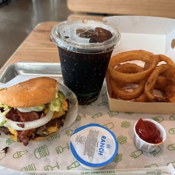 Shake Shack Elk Grove - Fast Food Near Me - Elk Grove, California