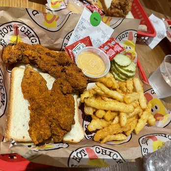 Dave's Hot Chicken - Chicken Shop Near Me - Chicago, Illinois