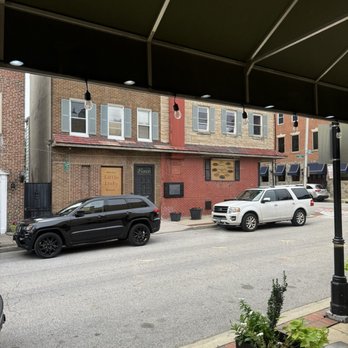 Benny’s - Window view - Italian Near Me - Baltimore, Maryland