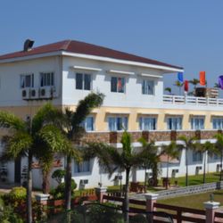 OveMar Resort Hotel - Outside view of hotel