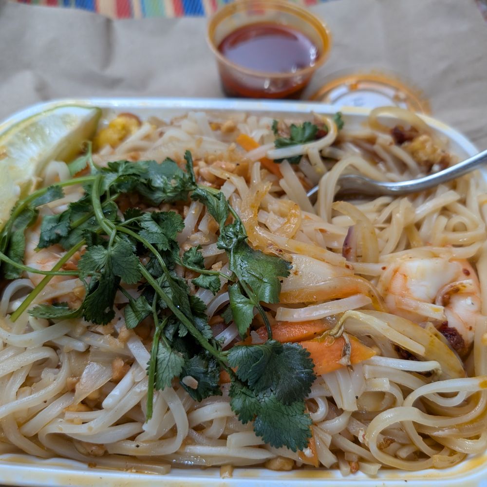 Fusion Asian Food - Shrimp Pad Thai - Japanese Near Me - Rosemount, Minnesota Fusion Asian Food - Shrimp Pad Thai - Japanese Near Me - Rosemount, Minnesota