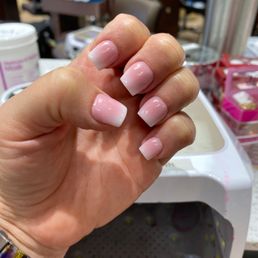 Ombré acrylic nails done by Hannah