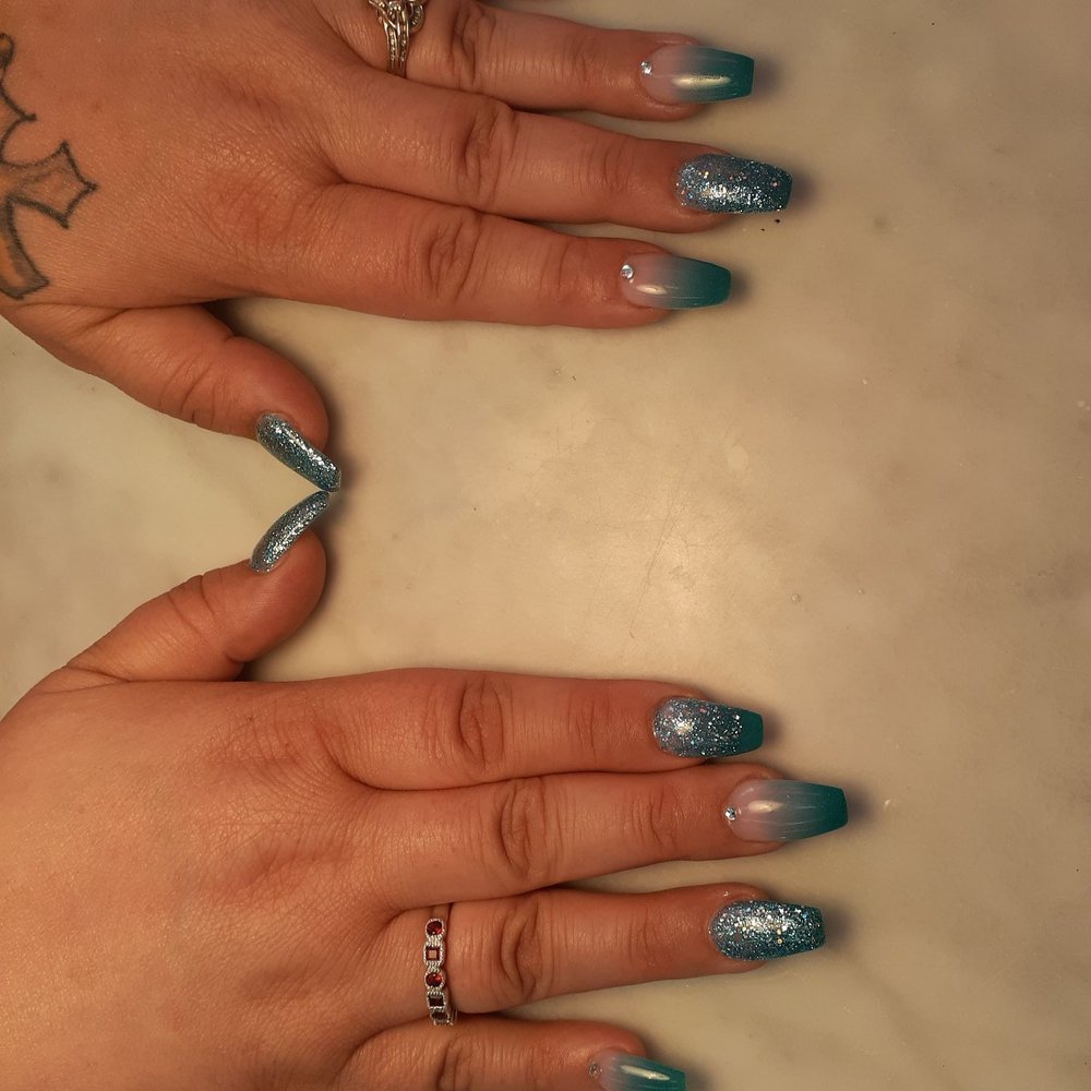 Seven Nails - Nail Salons Near Me - Chicago, Illinois