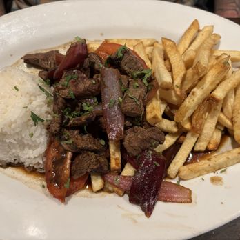 Sazon Peruvian Cuisine & Deli - Lomo saltado - Peruvian Near Me - Santa Rosa, California
