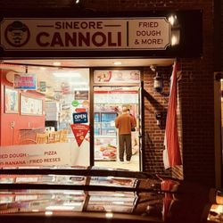 Sineore Cannoli