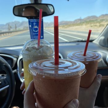 Chilly Jilly'z Bakery & Cafe - Pineapple dole whip float and two island breeze smoothies! - Ice Cream & Frozen Yogurt Near Me - Boulder City, Nevada