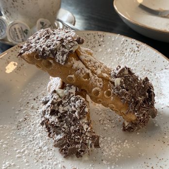 Licari's Sicilian Pizza Kitchen - Cannoli's - Pizza Near Me - Hudsonville, Michigan