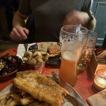 Kings Arms - Fish and chips, pork belly bites, and the double smash burger. - Pubs Near Me - London, XGL Kings Arms - Fish and chips, pork belly bites, and the double smash burger. - Pubs Near Me - London, XGL