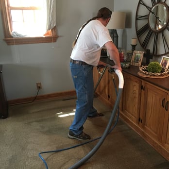 Oshkosh Carpet Cleaning - One of our Oshkosh Carpet cleaning technicians - Carpet Cleaning Near Me - Oshkosh, Wisconsin Oshkosh Carpet Cleaning - One of our Oshkosh Carpet cleaning technicians - Carpet Cleaning Near Me - Oshkosh, Wisconsin