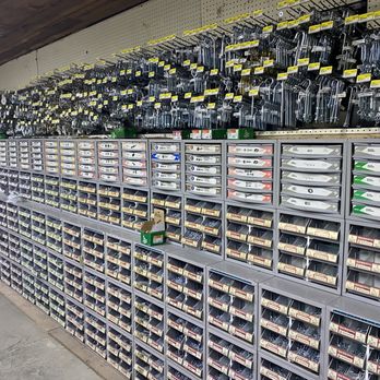 Dazey's Supply Willow Creek - Big selection to screws and bolts - Hydroponics Near Me - Willow Creek, California