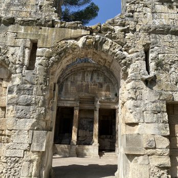 Temple de Diana - Landmarks & Historical Buildings Near Me - Nîmes, 30