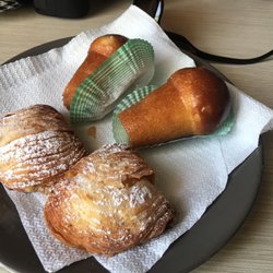 Peccati di Gola - Sfogliatella and Babba pastries