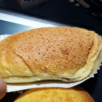 凱施餅店 - curry beef bun - Bakeries Near Me - 旺角, HK