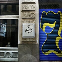 District7 - Rollladen Graffiti von "Eine" Der macht normalerweise nur Buchstaben, hier die Ausnahme!