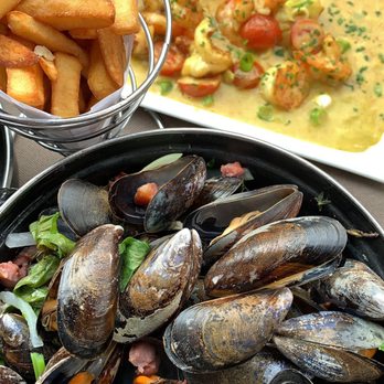 Poules Moules - Belgian Near Me - Bruges, VWV Poules Moules - Belgian Near Me - Bruges, VWV