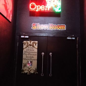 Laughs Unlimited - Door to the comedy show - Comedy Clubs Near Me - Sacramento, California