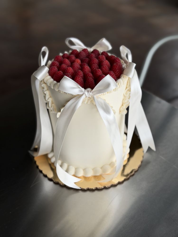 Katie Cakes Desserts Logo