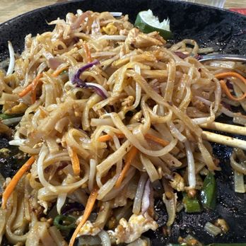 Khamdee Thai Cookhouse - Pad Thai with Chicken spice level 1 (could not finish) - Thai Near Me - Beaverton, Oregon