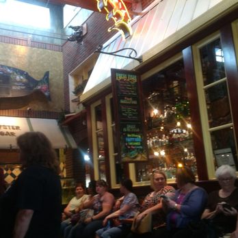 McGrath's Fish House - There were quite a few people waiting for a table even though the place was filled with a bunch of Empty Tables. - Seafood Near Me - Salem, Oregon