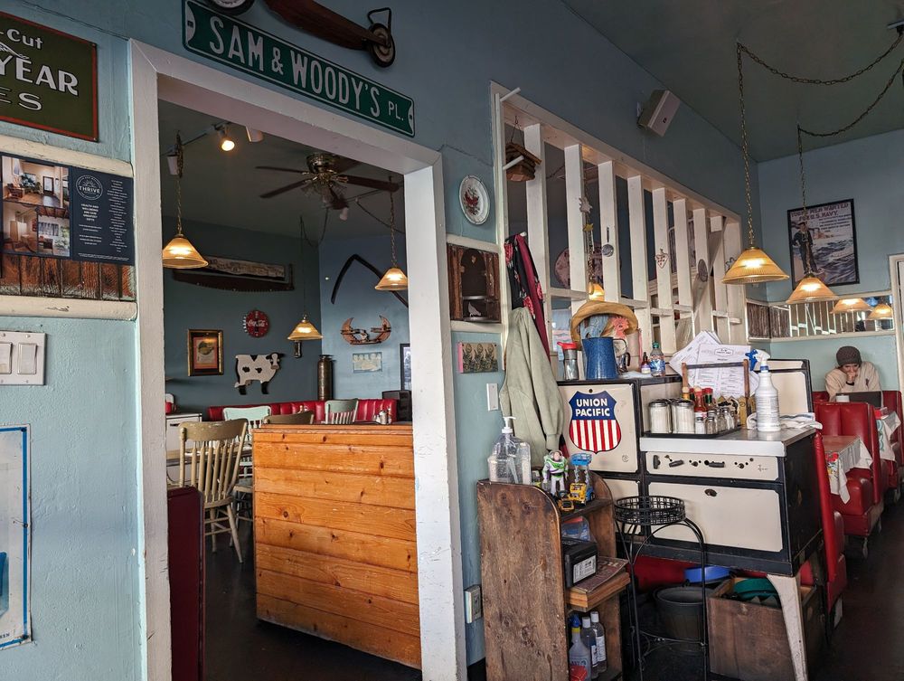 S & W Country Diner