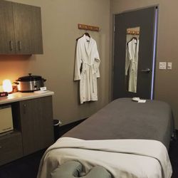 Hand & Stone Massage and Facial Spa