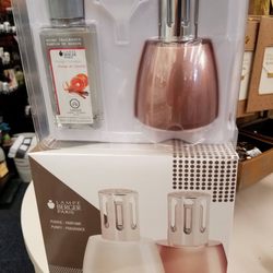 Wender & Roberts Pharmacy - Lampe Berger available.