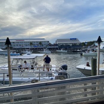 Red's Ice House - Really cool culture - Boat Life. - Seafood Near Me - Mount Pleasant, South Carolina Red's Ice House - Really cool culture - Boat Life. - Seafood Near Me - Mount Pleasant, South Carolina