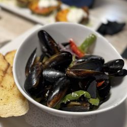 The Portside Pub & Grill - Basil Mussel bowl yum!!