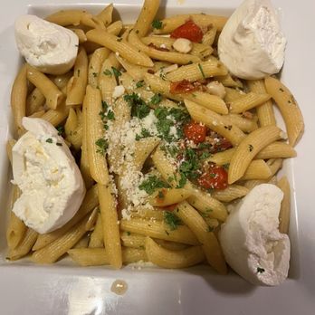Il Giardino - Fettuccine with Burrata Penne sub - Italian Near Me - Spring House, Pennsylvania Il Giardino - Fettuccine with Burrata Penne sub - Italian Near Me - Spring House, Pennsylvania