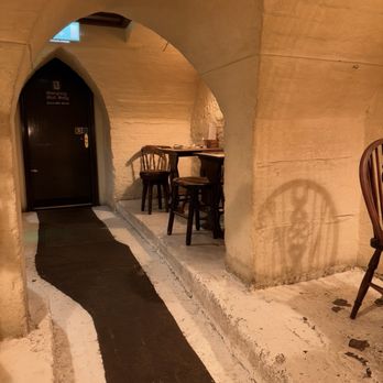 Ye Olde Cheshire Cheese - Restored in the 1600's - Pubs Near Me - London, XGL Ye Olde Cheshire Cheese - Restored in the 1600's - Pubs Near Me - London, XGL