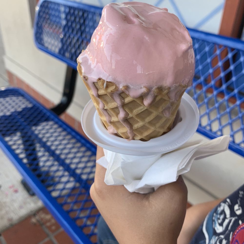Dreamette Ice Cream - Waffle cones with strawberry, vanilla, and chocolate layers - Ice Cream & Frozen Yogurt Near Me - Middleburg, Florida Dreamette Ice Cream - Waffle cones with strawberry, vanilla, and chocolate layers - Ice Cream & Frozen Yogurt Near Me - Middleburg, Florida