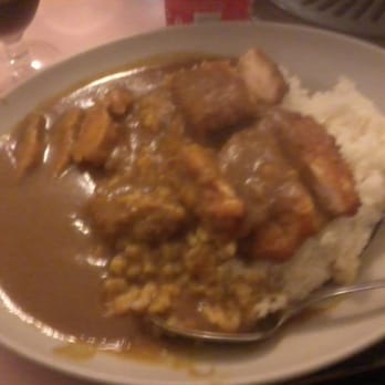 Kiku Chan - Este es un rico curry de pollo sin verduras. La cuchara que se ve es sopera. Super abundante la comida y tambien deliciosa - Japanese Near Me - Barcelona, B