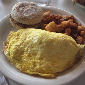 Briarpatch Restaurant - Spinach, Goat Cheese, and Sausage Omelette - American Near Me - Winter Park, Florida