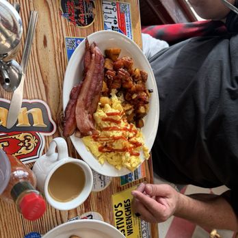 That Apple Pan - Bacon and eggs... You can't go wrong with this! - Breakfast & Brunch Near Me - Prescott, Arizona That Apple Pan - Bacon and eggs... You can't go wrong with this! - Breakfast & Brunch Near Me - Prescott, Arizona
