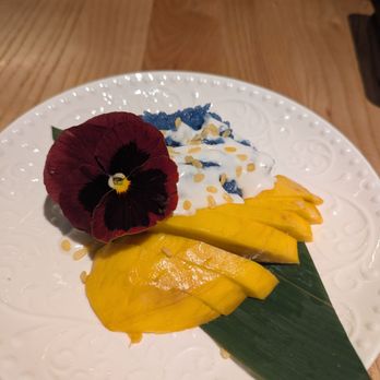 BKK New York - Mango with Sweet Coconut Sticky Rice - Thai Near Me - New York, New York BKK New York - Mango with Sweet Coconut Sticky Rice - Thai Near Me - New York, New York