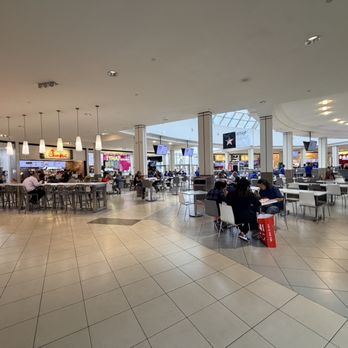 The Avenues - Wider angle view of the food court - spacious and pretty busy at lunchtime. - Shopping Centers Near Me - Jacksonville, Florida The Avenues - Wider angle view of the food court - spacious and pretty busy at lunchtime. - Shopping Centers Near Me - Jacksonville, Florida