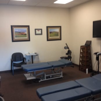 Dudley Cameron M DC - Treatment Room - Chiropractors Near Me - Las Vegas, Nevada Dudley Cameron M DC - Treatment Room - Chiropractors Near Me - Las Vegas, Nevada