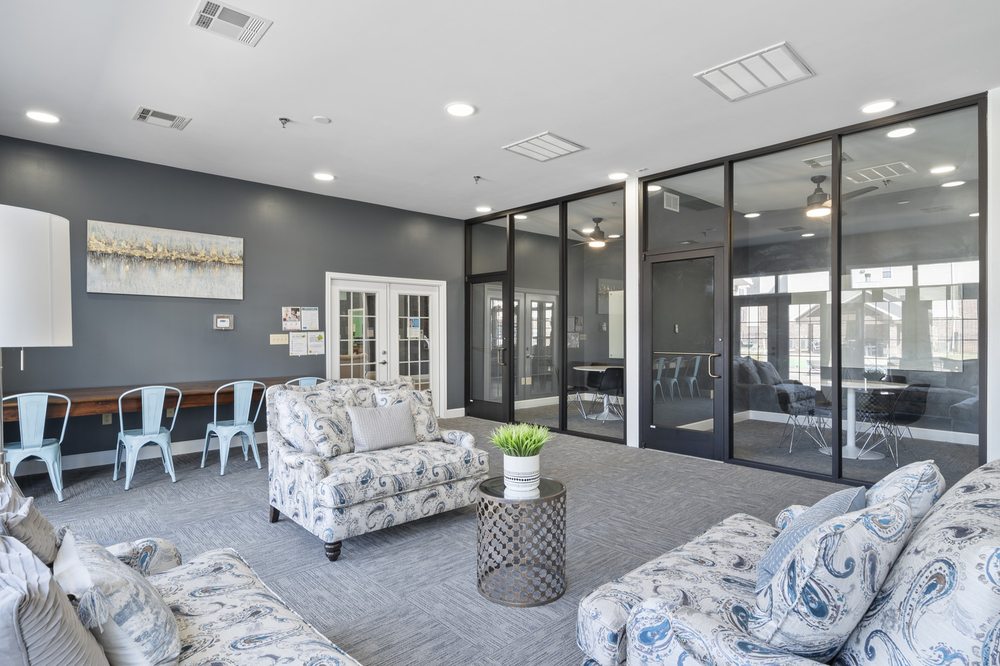 THE GROVE AT WACO 2826 S University Parks Dr, Waco, Texas