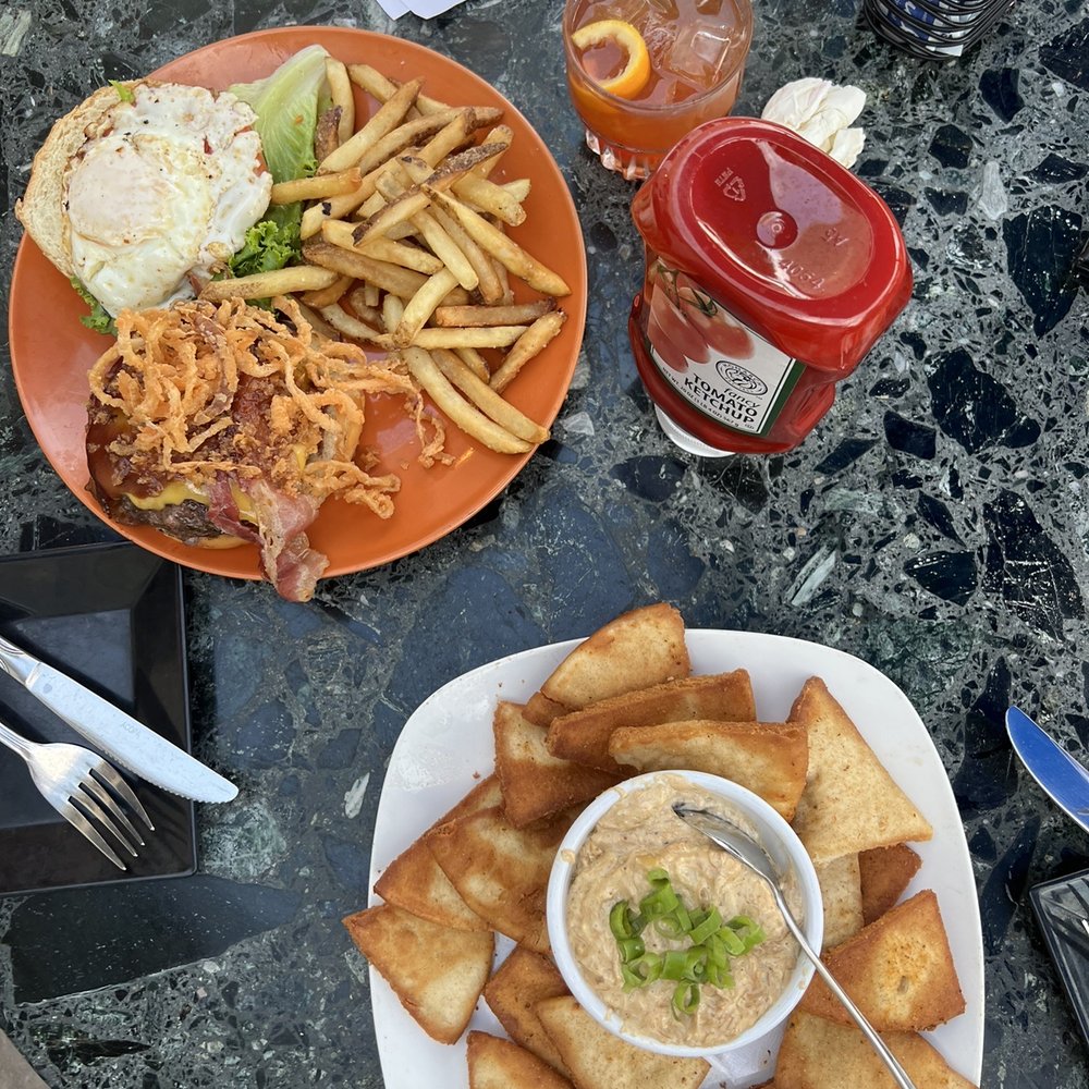 Bolder burger, artichoke & crab dip