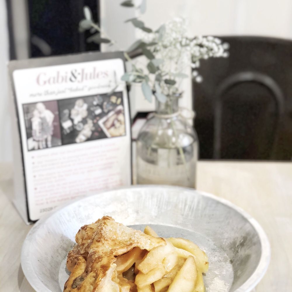 Gabi & Jules - www.instagram.com/foodieappetite Salted caramel pear pie - Bakeries Near Me - Port Moody, British Columbia Gabi & Jules - www.instagram.com/foodieappetite Salted caramel pear pie - Bakeries Near Me - Port Moody, British Columbia