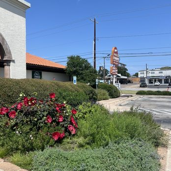 Matt's El Rancho - Front of restaurant - Mexican Near Me - Austin, Texas Matt's El Rancho - Front of restaurant - Mexican Near Me - Austin, Texas
