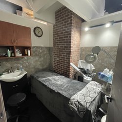 Dyanna Spa & Waxing Center - NEW LOCATION!!! treatment room
