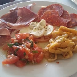 Café Maurizio - Anti pasto plate with prosciutto, artichoke, salami and bococinni.