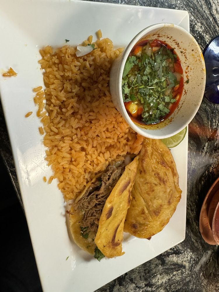La Perla Tapatia Taqueria & Paleteria