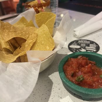 Que Chula - Fresh salsa and chips - Tacos Near Me - Chapel Hill, North Carolina